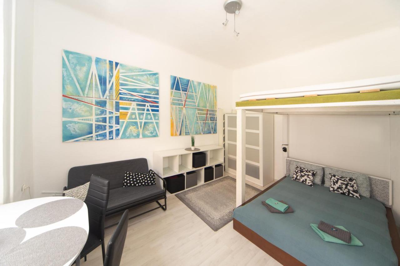 Cosy Studio Apartment With Airconditioner Budapest Ngoại thất bức ảnh