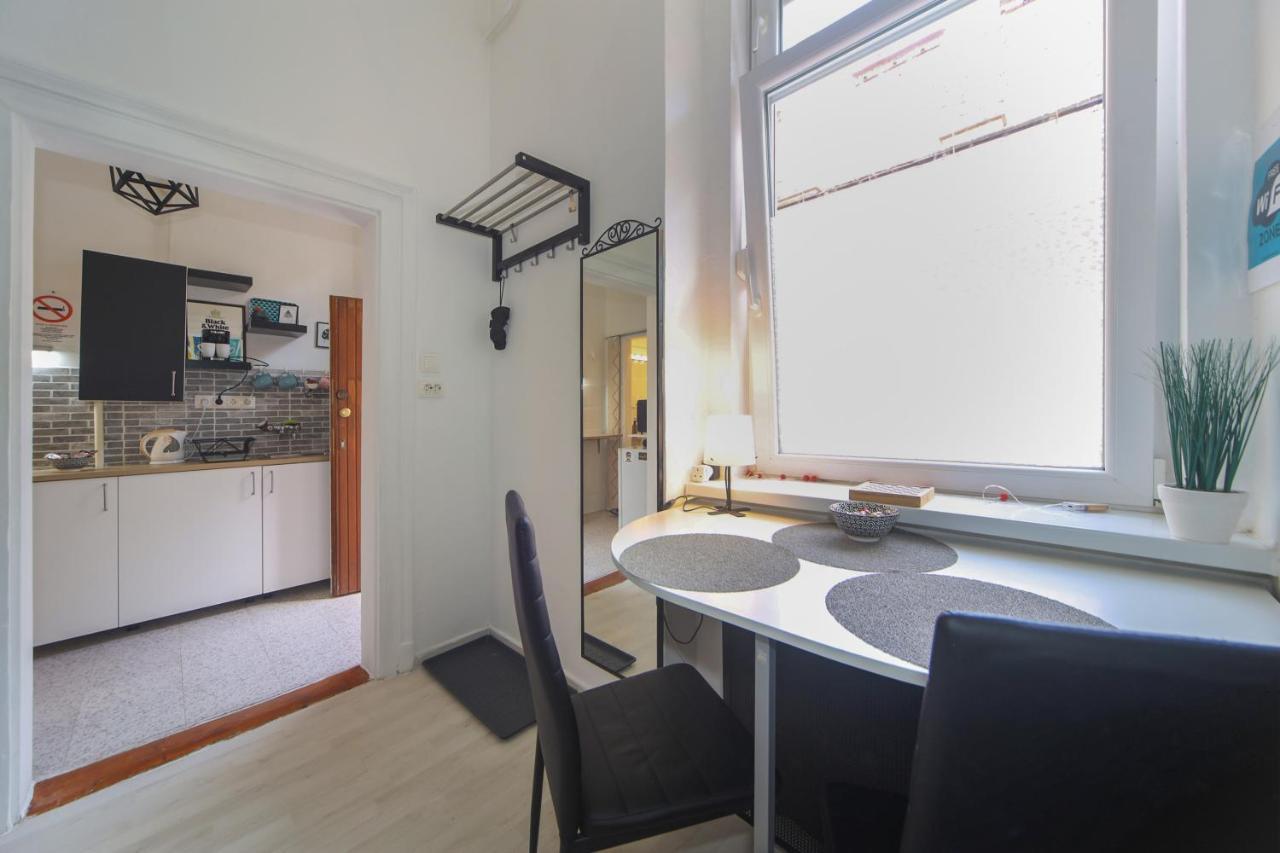 Cosy Studio Apartment With Airconditioner Budapest Ngoại thất bức ảnh