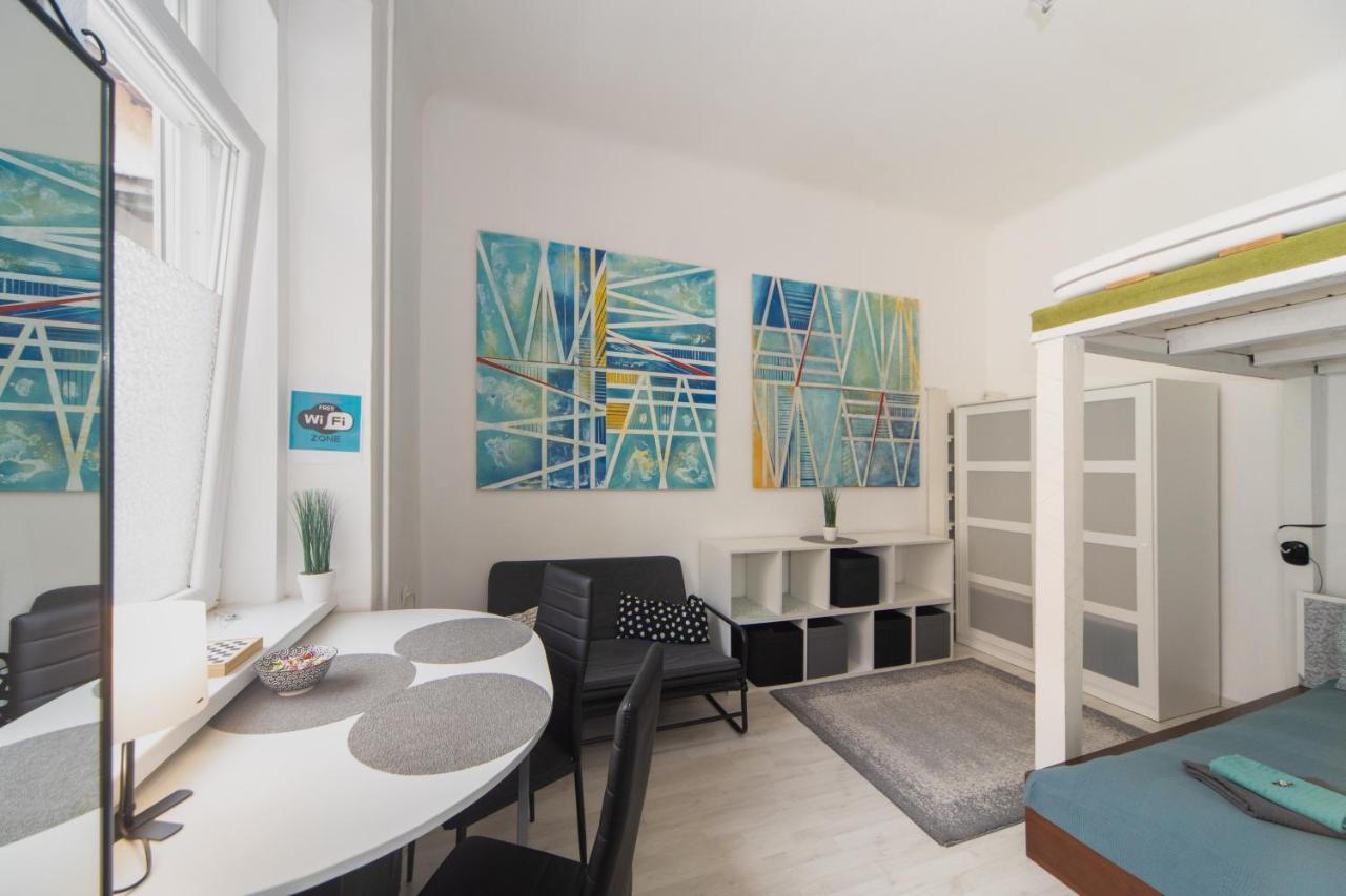 Cosy Studio Apartment With Airconditioner Budapest Ngoại thất bức ảnh
