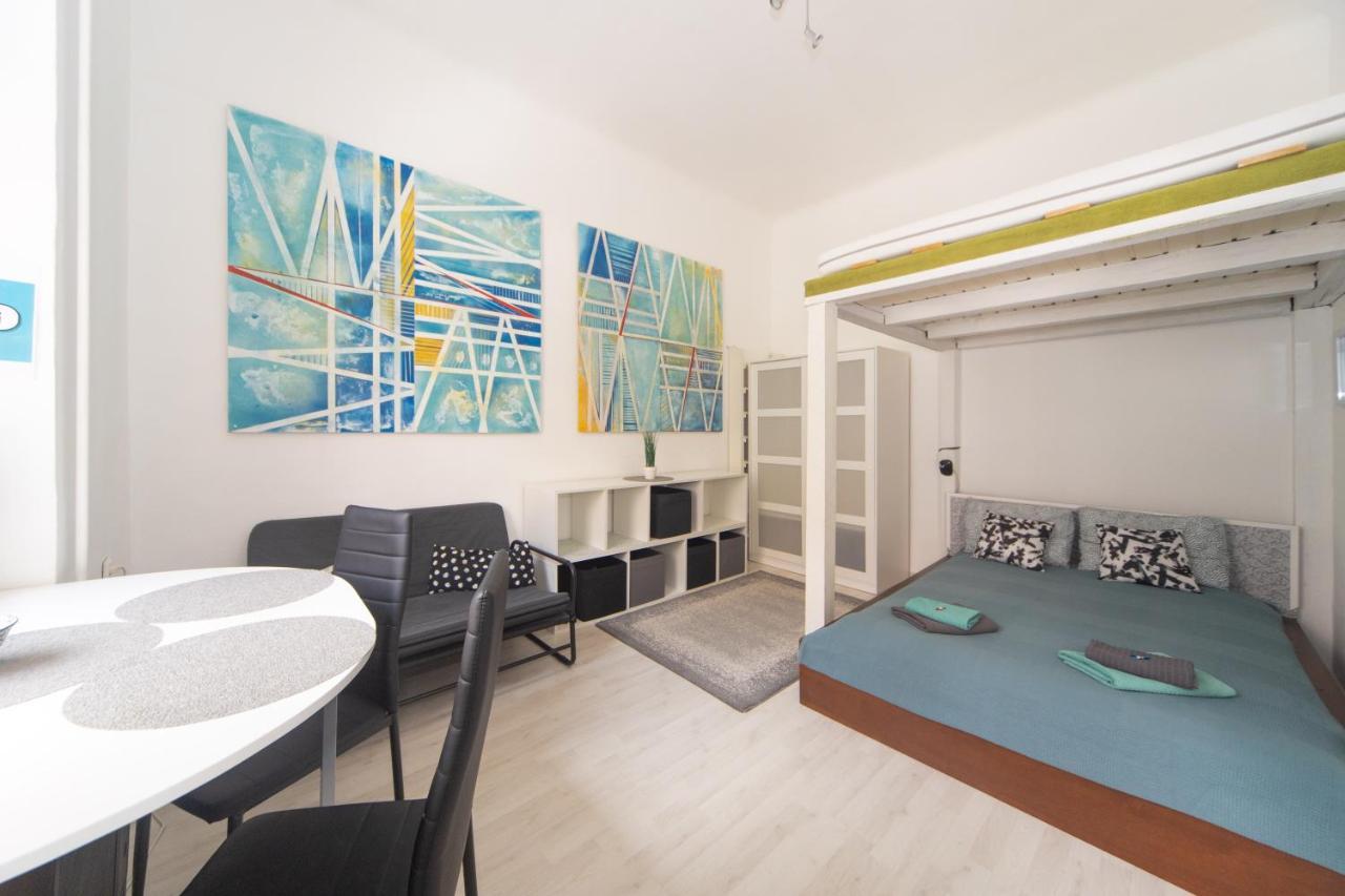 Cosy Studio Apartment With Airconditioner Budapest Ngoại thất bức ảnh
