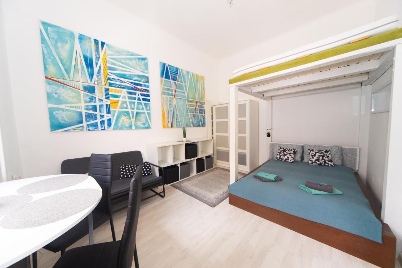 Cosy Studio Apartment With Airconditioner Budapest Ngoại thất bức ảnh